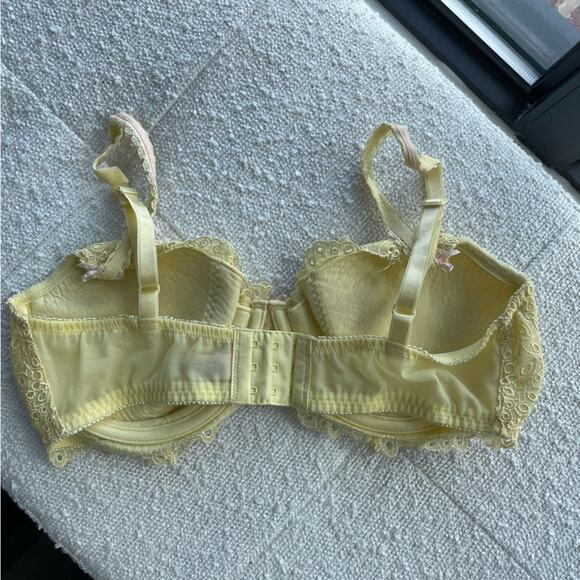 Victoria’s Secret Yellow Lace Bra Size 36DD - Picture 7 of 8